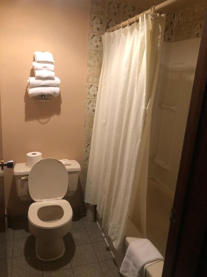 Parkwood Motor Inn Sundre Zewnętrze zdjęcie
