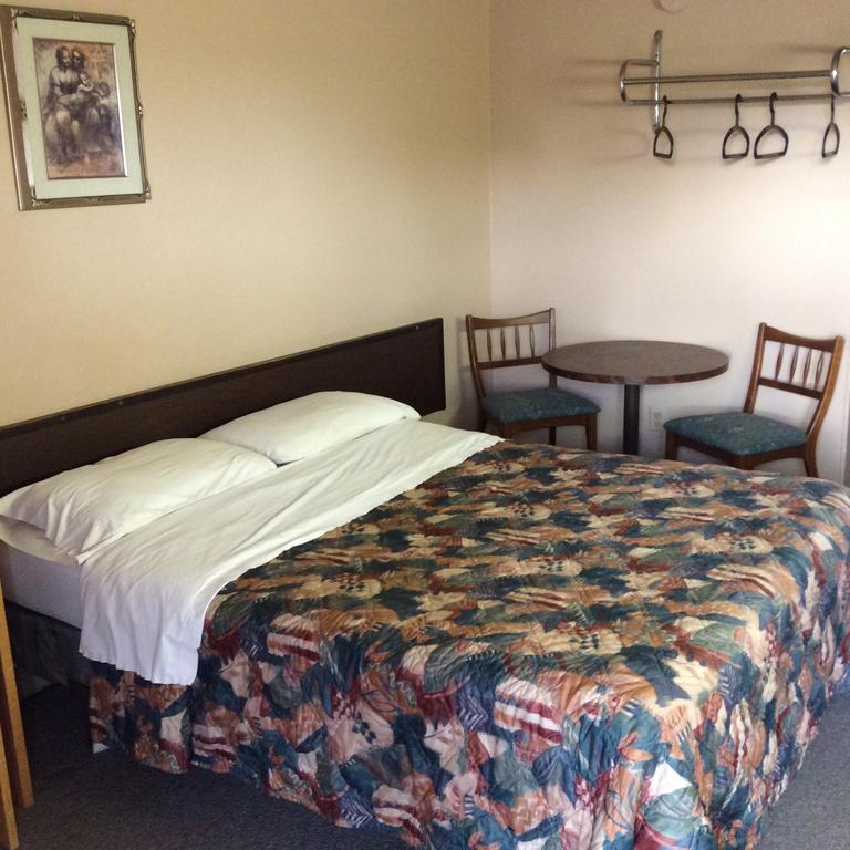 Parkwood Motor Inn Sundre Zewnętrze zdjęcie