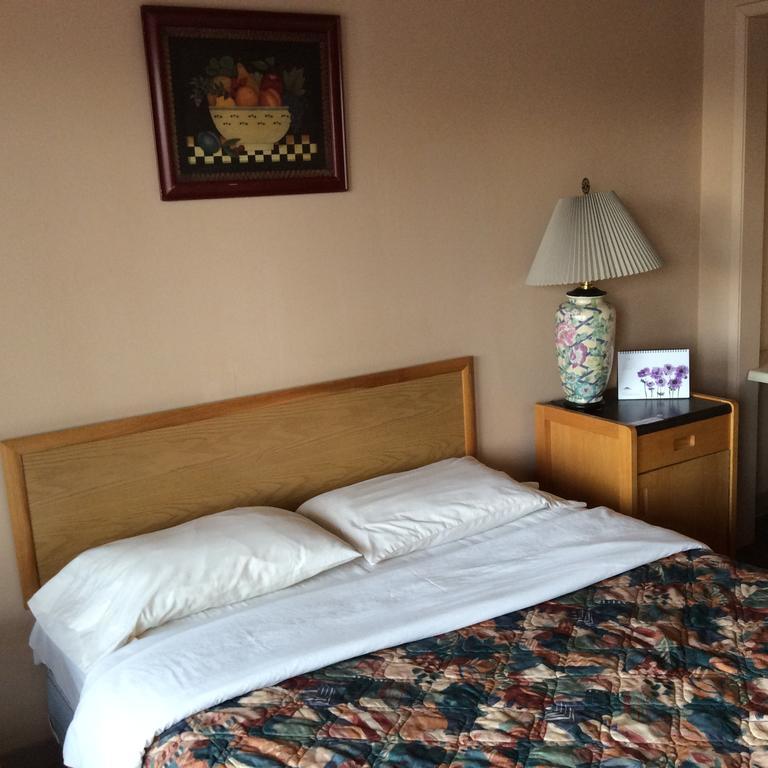 Parkwood Motor Inn Sundre Zewnętrze zdjęcie