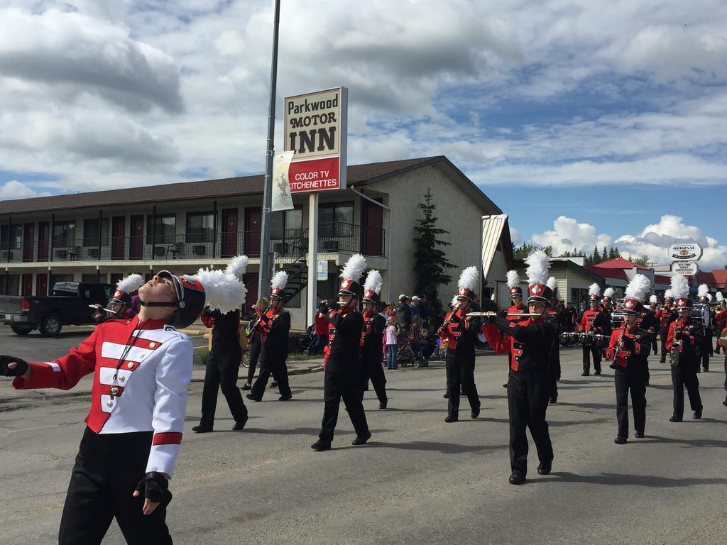 Parkwood Motor Inn Sundre Zewnętrze zdjęcie