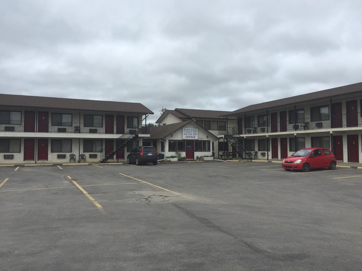 Parkwood Motor Inn Sundre Zewnętrze zdjęcie