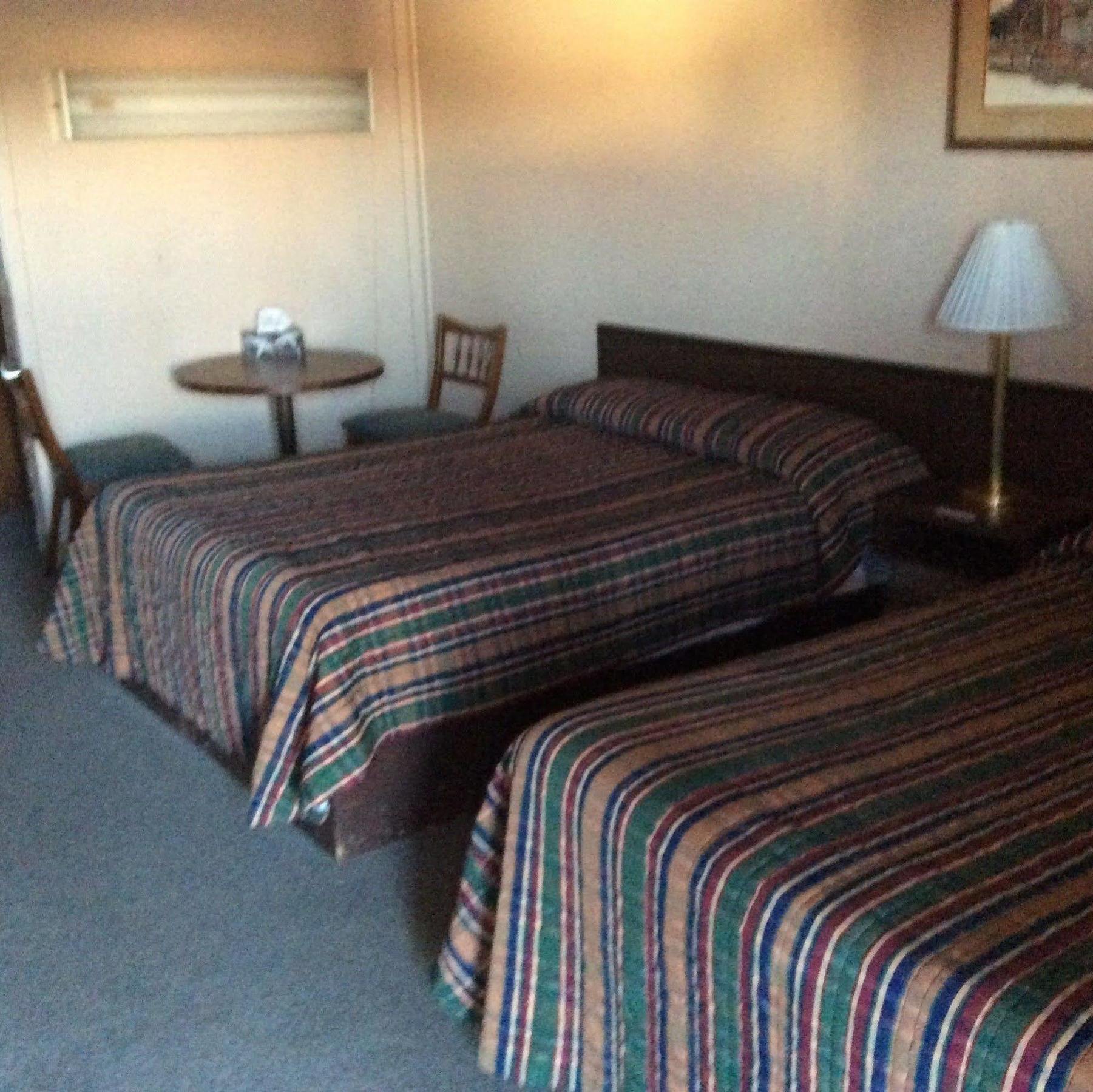 Parkwood Motor Inn Sundre Zewnętrze zdjęcie