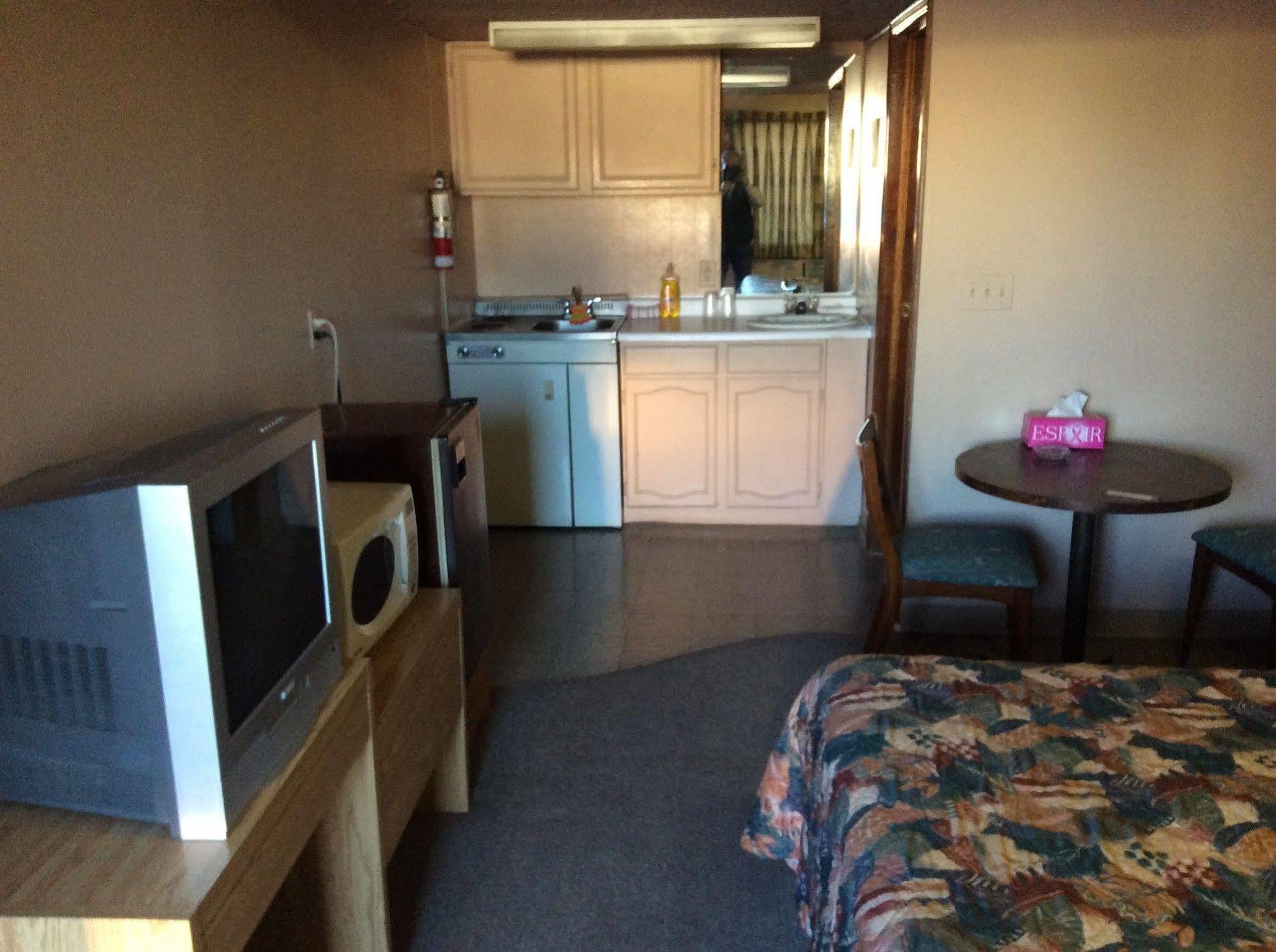 Parkwood Motor Inn Sundre Zewnętrze zdjęcie
