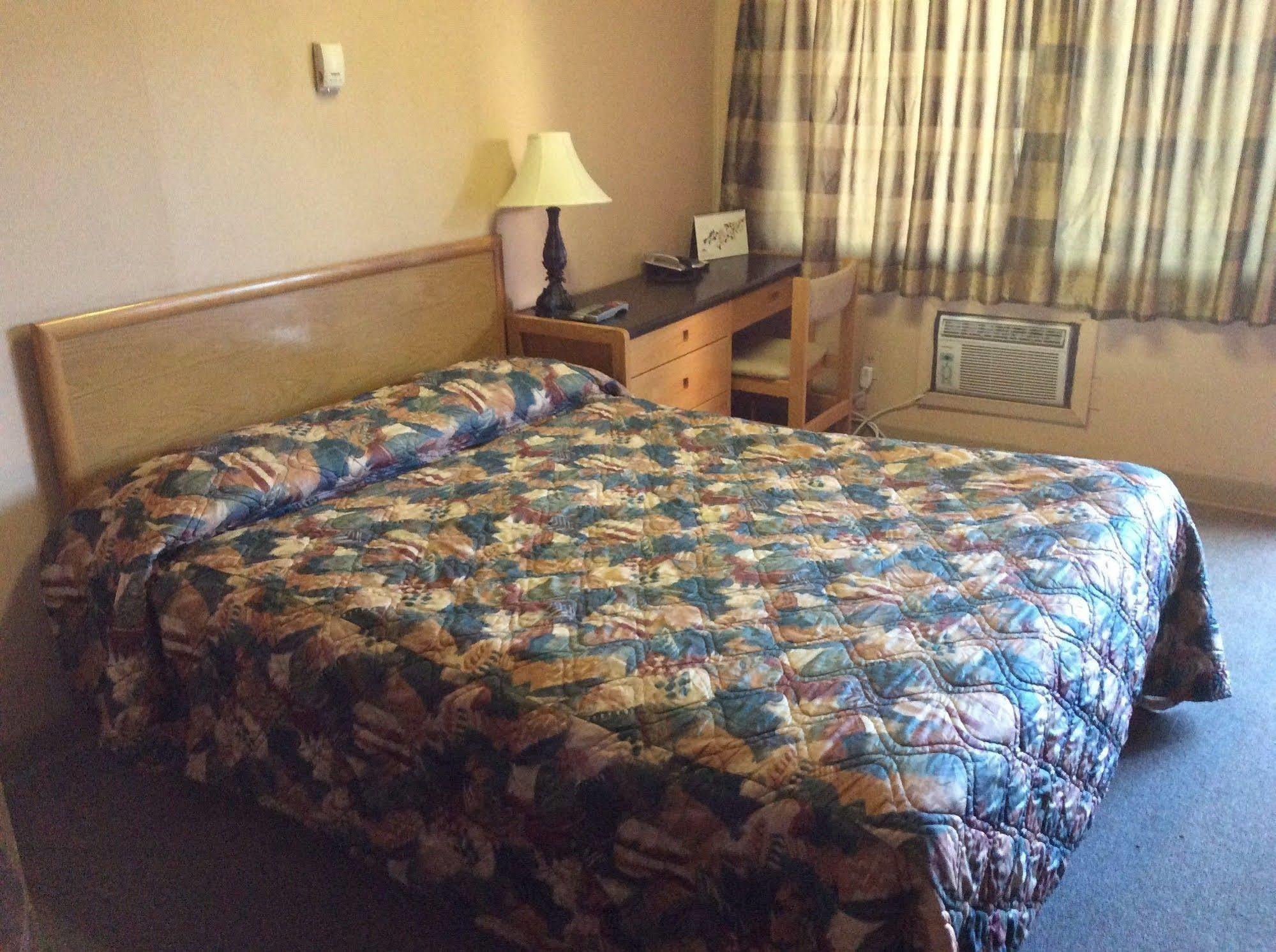 Parkwood Motor Inn Sundre Zewnętrze zdjęcie
